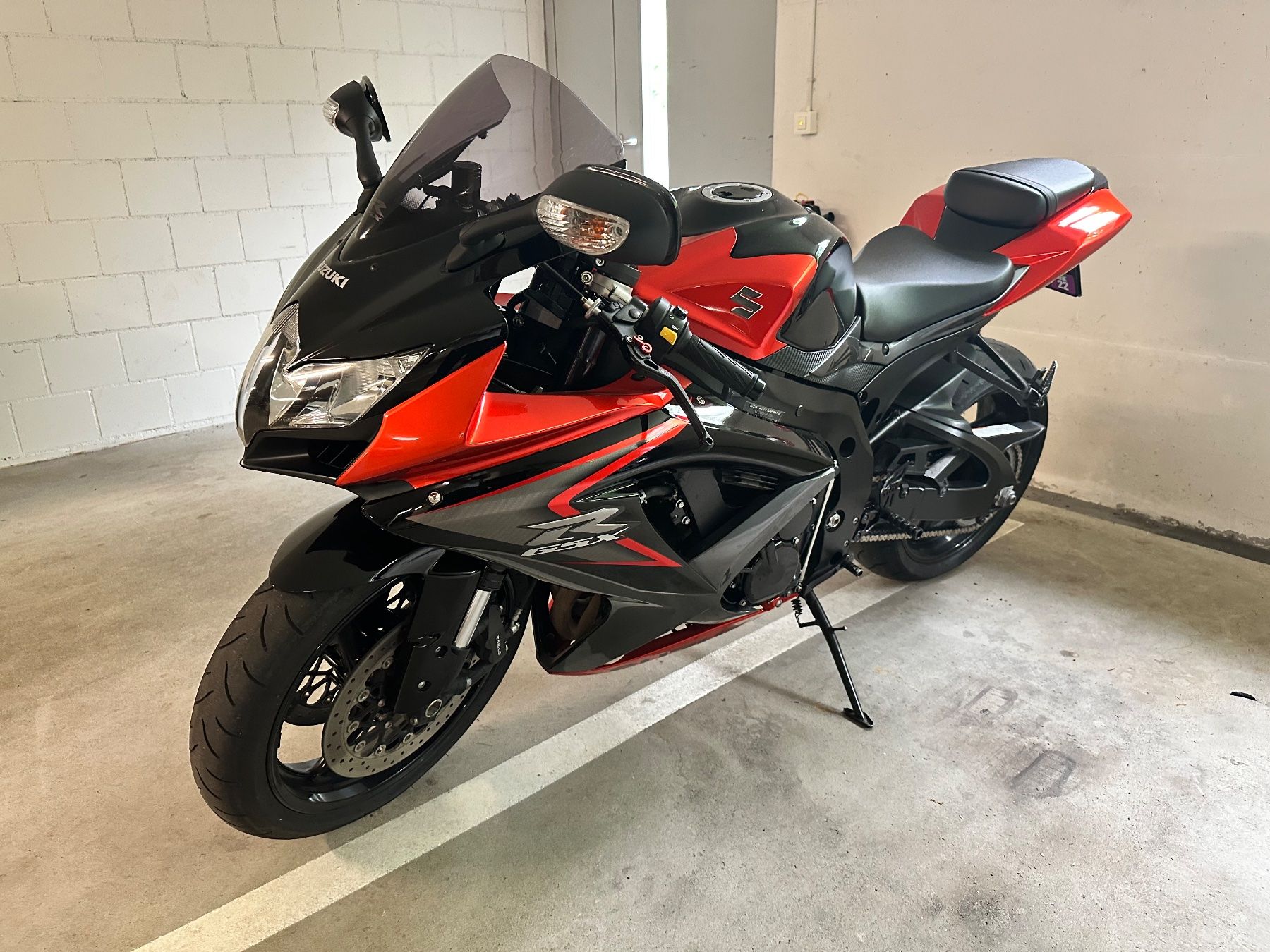 Suzuki Strada: SUZUKI GSX-R750 K8 – Usato da Rheinfelden venduto da Raphael_3879