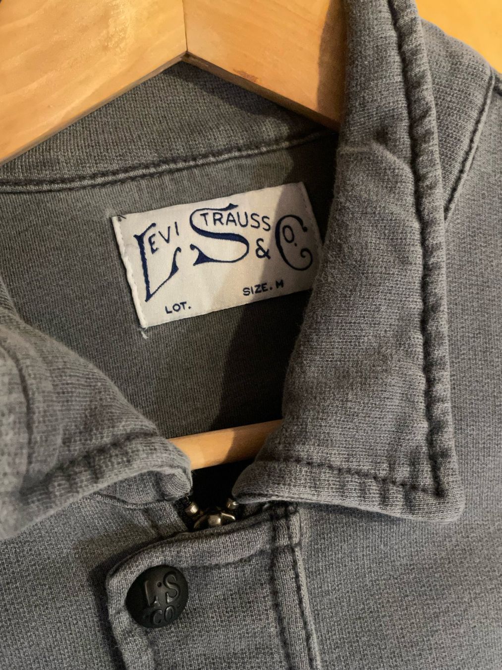 Levi's Giacche: LEVI'S PATCHES TYPE ARMYJACKET SWEAT SZ: M – Usato da Cortaillod venduto da Stay_Alive_vintage 5