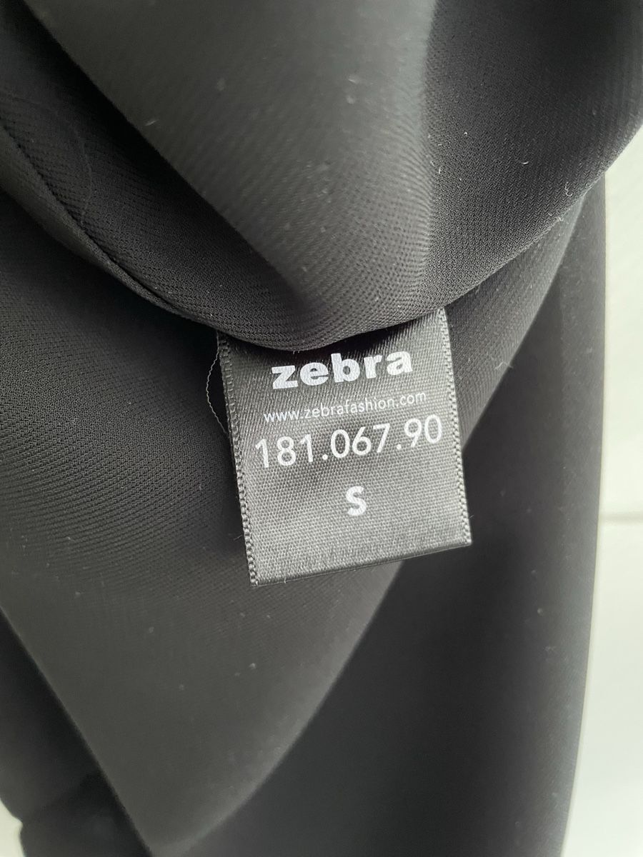 Zebra Top: Elegantes Seidentop, schwarz, Grösse S – Usato da Gümligen venduto da ani_c7v6 1