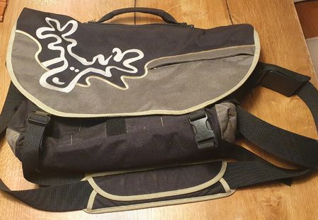 Praktische Umhängetasche / Laptoptasche: Cordura