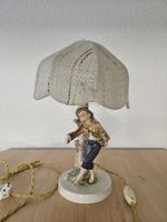 Vintage 1960 Lampe Porzellan Goebel Bub mit Gepäck