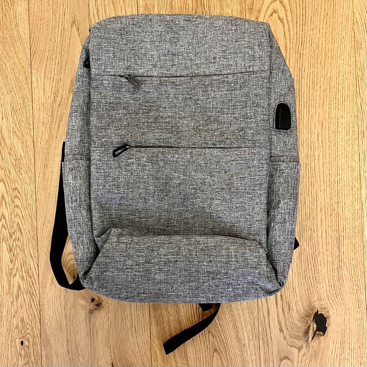Zaini: Reiserucksack grau mit USB Anschluss – Usato da Widnau venduto da FabFo94