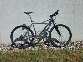 Cannondale Delta V 1000 mit "Fatty" luftfedergabel