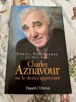 Neuf livre biographie de Charles Aznavour signé par Aznavour