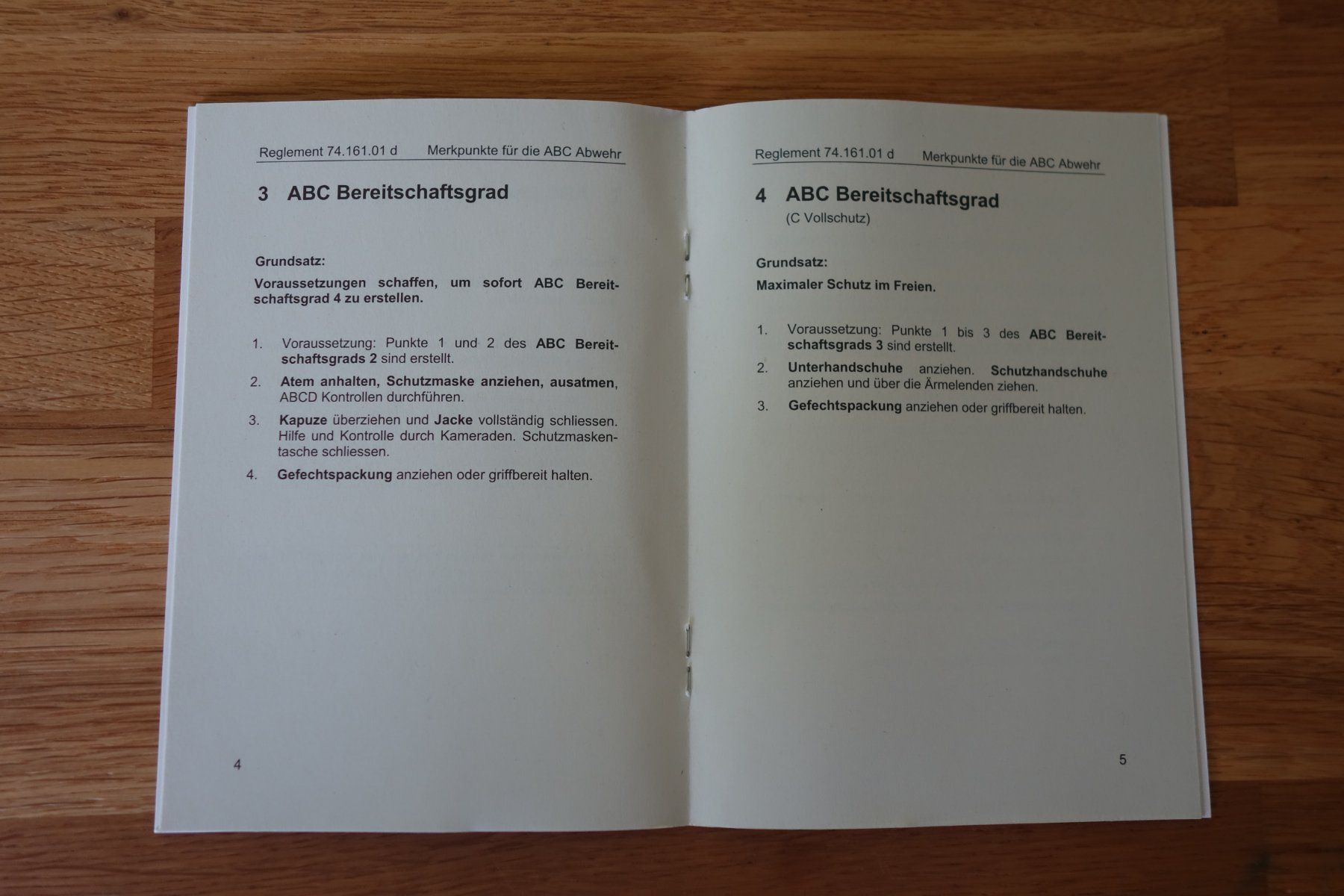 Bücher: ABC Schutz Reglemente Set (Schweizer Armee) – Neu (gemäss Beschreibung) aus Büren NW von Arngrimur 2