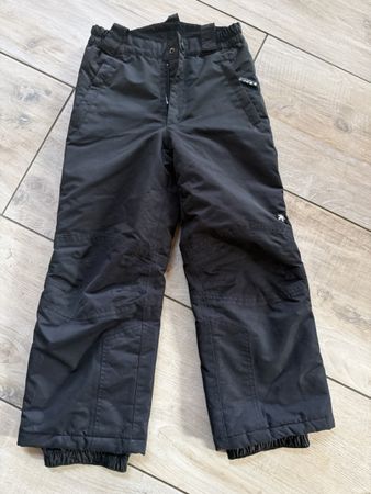 Skihose schwarz Kinder Grösse 128 mit Gebrauchsspuren