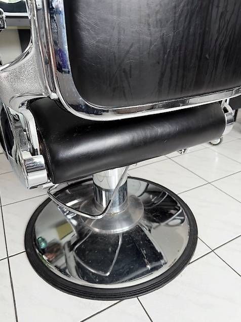 Stühle: Friseurstuhl – Gebraucht aus Gutenswil von stromer03 1