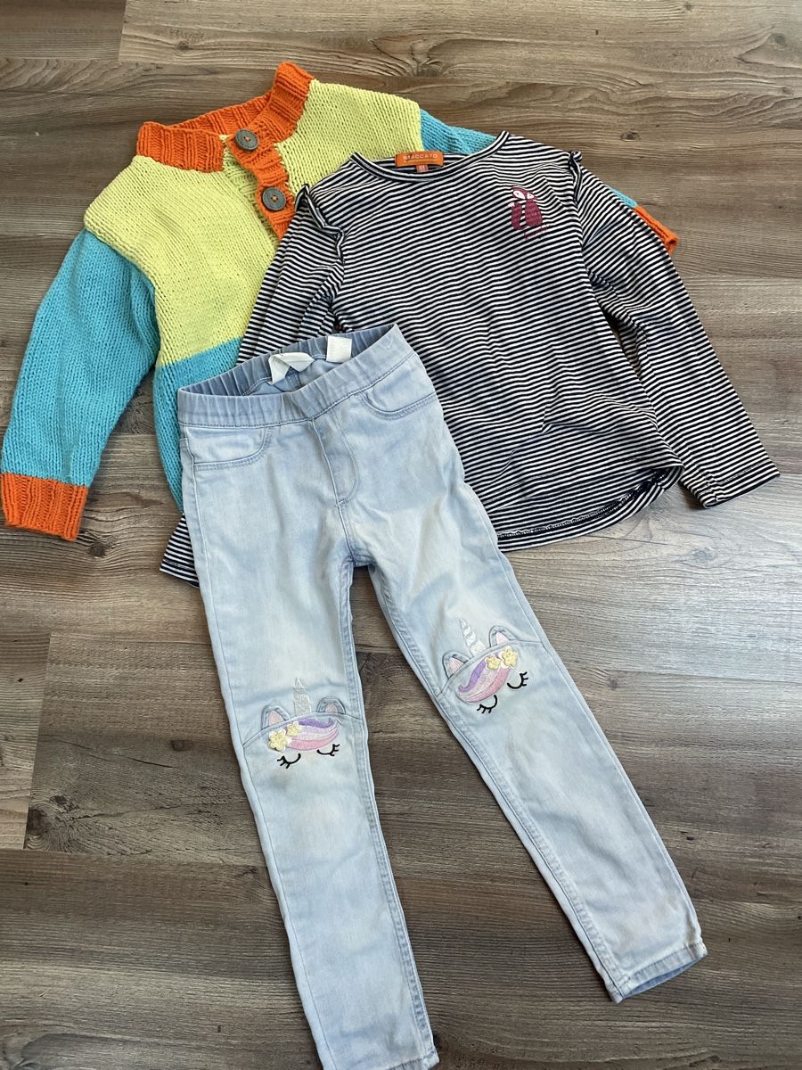 Lotti & Set di vestiti: Kleiderpaket 104/110 Mädchen Frühling – Usato da Nänikon venduto da broug