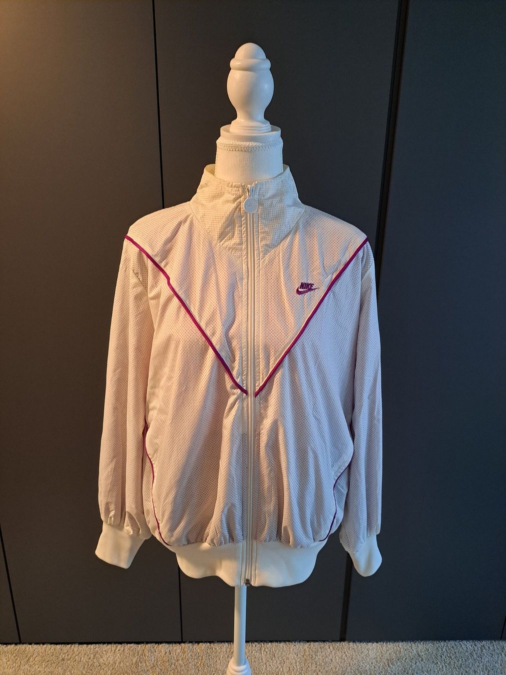 Nike Giacche: Nike Retro Zip Jacket, NEU – Nuovo (secondo la descrizione) da La Neuveville venduto da Vestiaire_2011