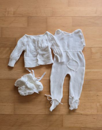 Herziges weisses Set Baby ca. 50/56