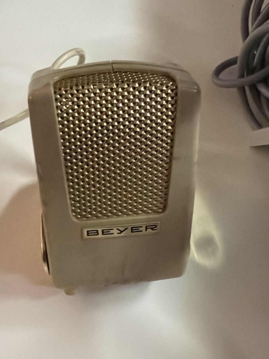 Beyerdynamic Mikrofone: Microfono dinamico Beyerdynamic M.80 con custodia – Gebraucht aus basel von Swiss._.1978 2