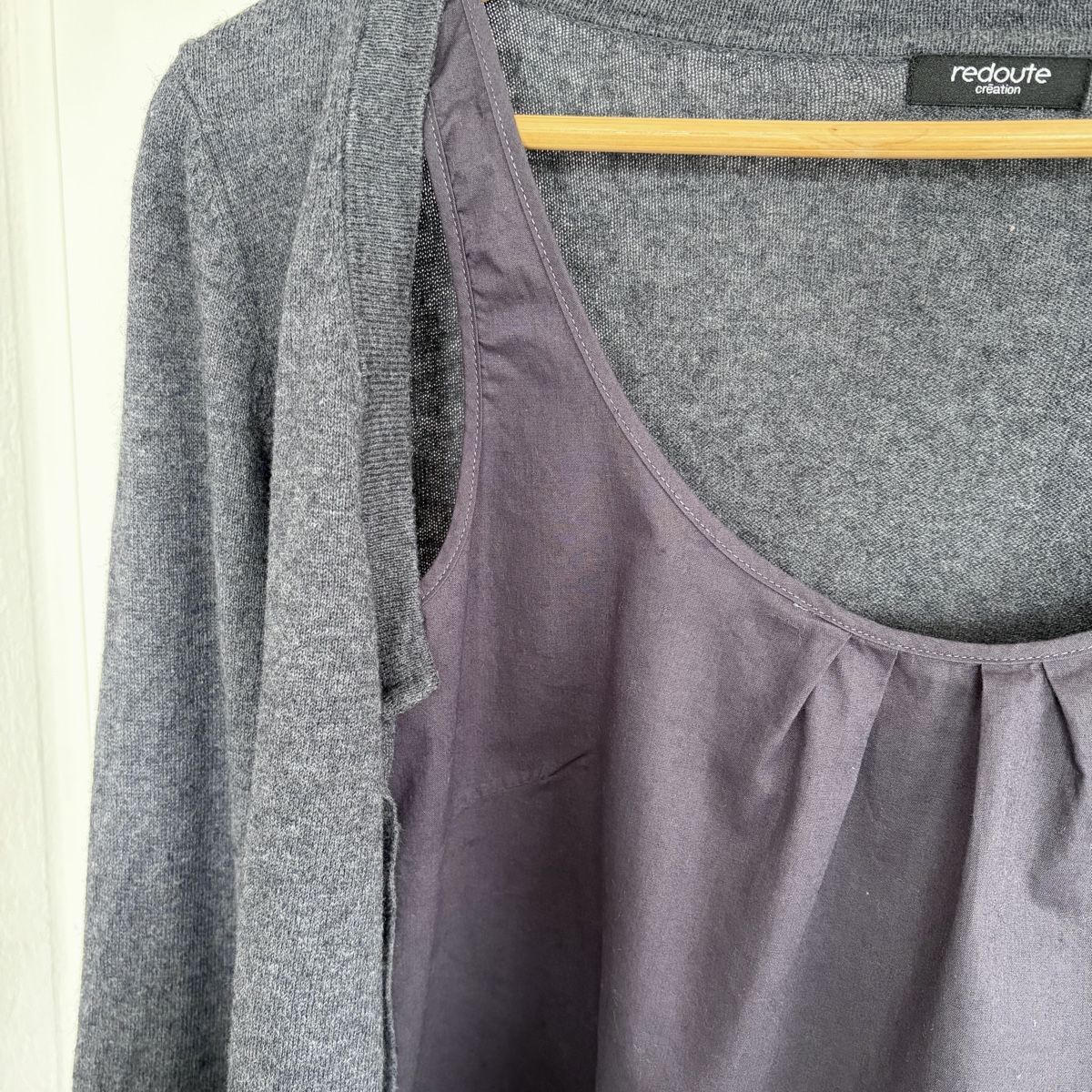 Camicette: Cardigan mit eingenähter Bluse – Usato da Düdingen venduto da Hiron_o7 2
