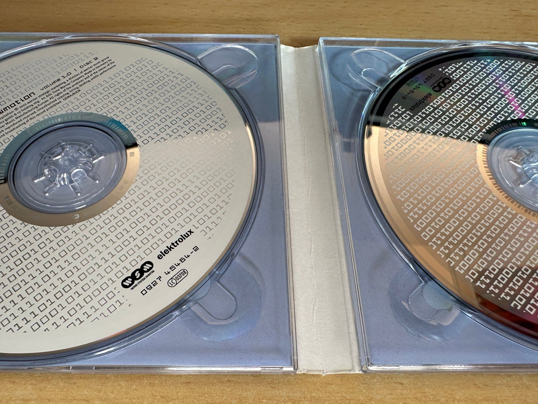 CD: Various – Flowmotion (Visual Pleasure) Volume 1.0 - 2 CD – Usato da Rikon im Tösstal venduto da Alpenmutz 2
