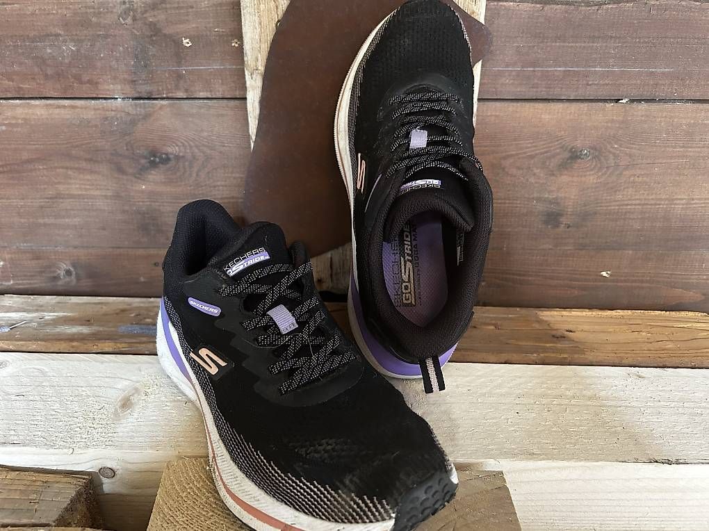 Scarpe per ragazze: Sketchers Mädchen -Paar 2 – Usato da Oberuzwil venduto da Becksbomb 1
