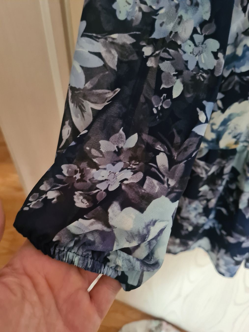Vila Vestiti: Kleid, Vila, EU 36, Blumenmuster, blau – Usato da Steinhausen venduto da MilaB 4