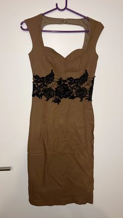 Elegantes Kleid mit Spitze Gr. 12