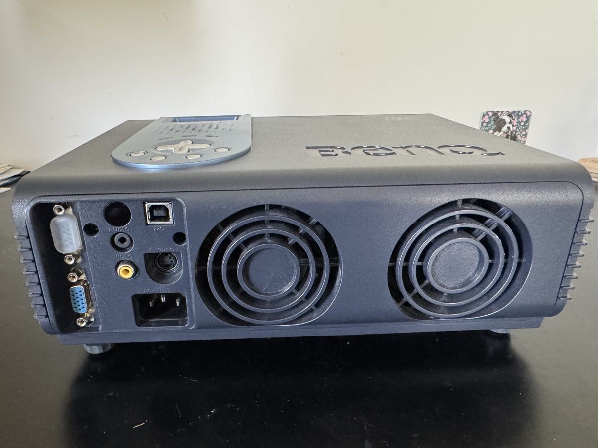 BenQ Videoprojektoren: BenQ Projektor PB6110 mit Tasche – Gebraucht aus Zürich von Skalandianer 1