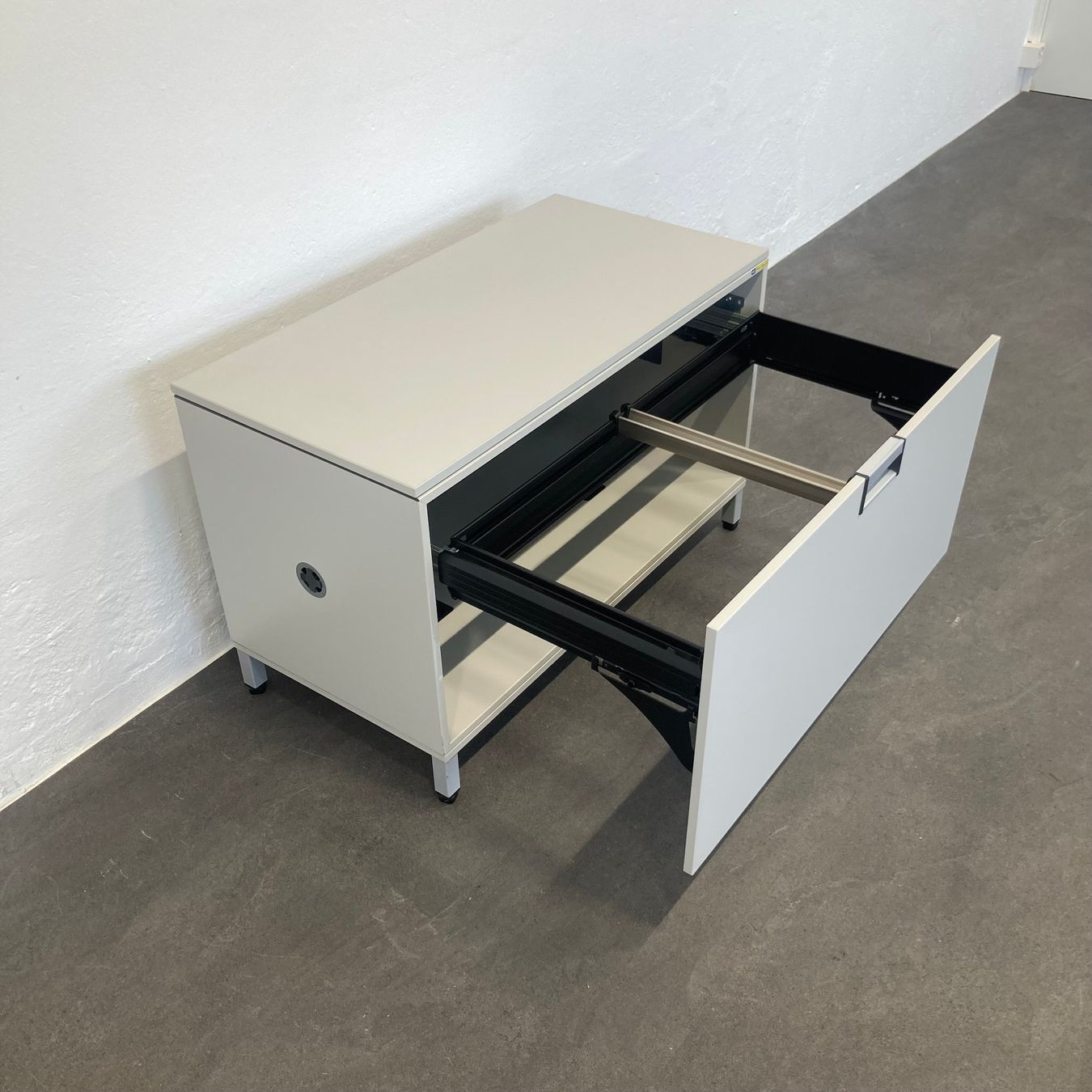 Scaffali: Steelcase Flexbox Hängeregister-Sideboard – Usato da Schönenwerd venduto da mcofficeshop 3