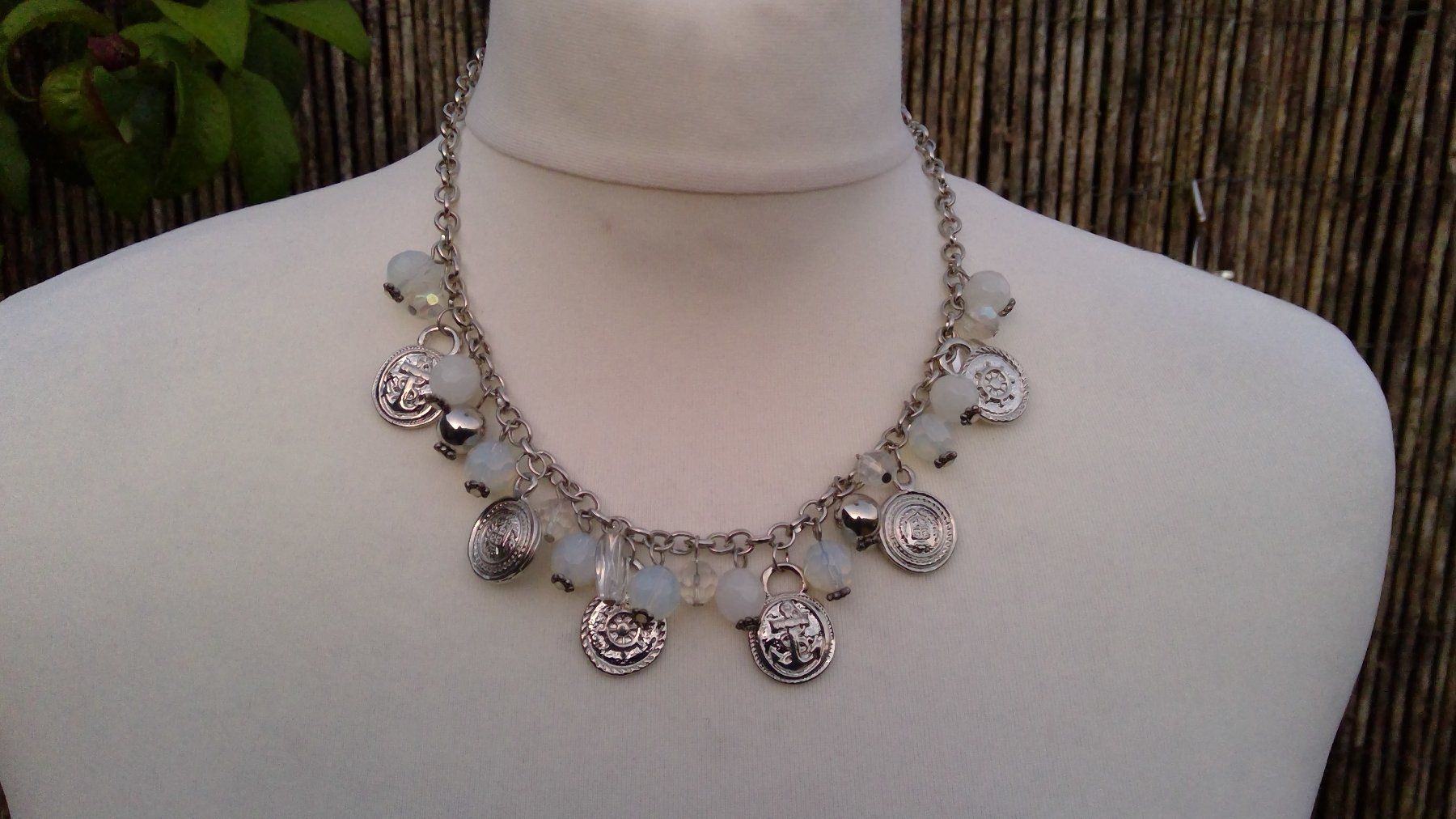 Catenine: Collier avec perles & médaillons métalliques, NEUF – Nuovo e nell'imballaggio originale da Agiez venduto da chouchanelle 3