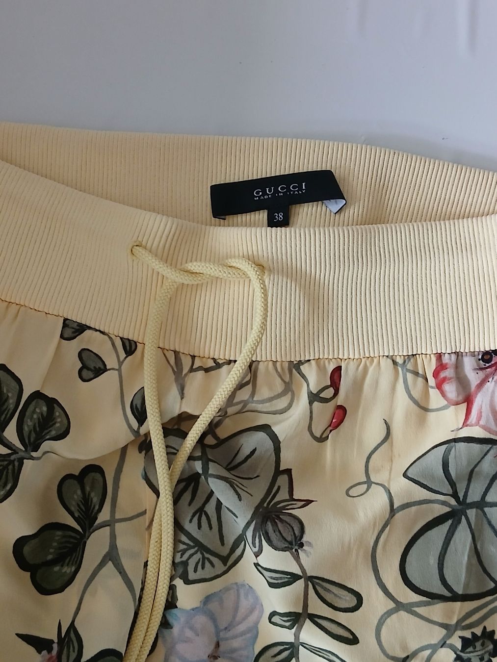Gucci Pantaloni: Gucci Seiden Hose – Usato da Zürich venduto da tg4_y65n 2