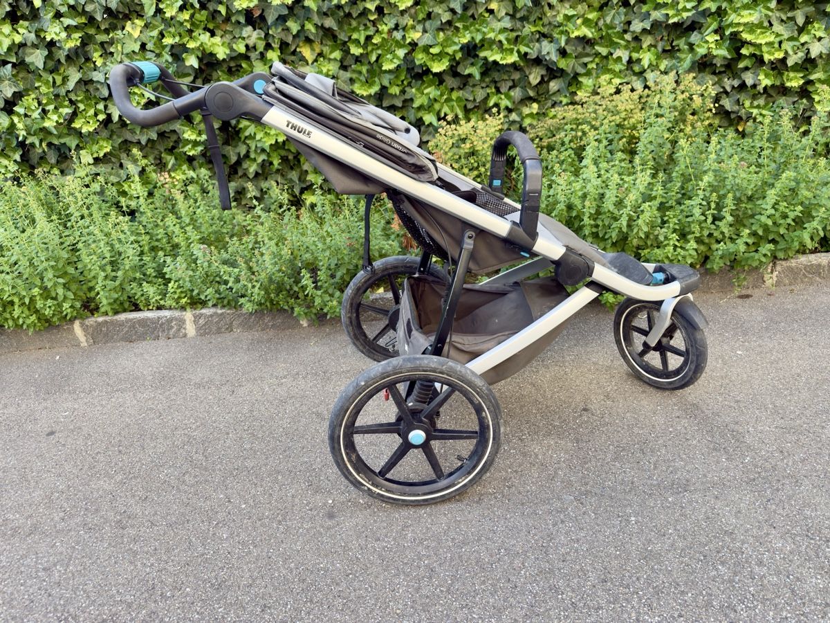 Thule Carrozzine: Thule Urban Glide 2 Stroller - Great for Summer Adventures – Usato da Basel venduto da pandrade08