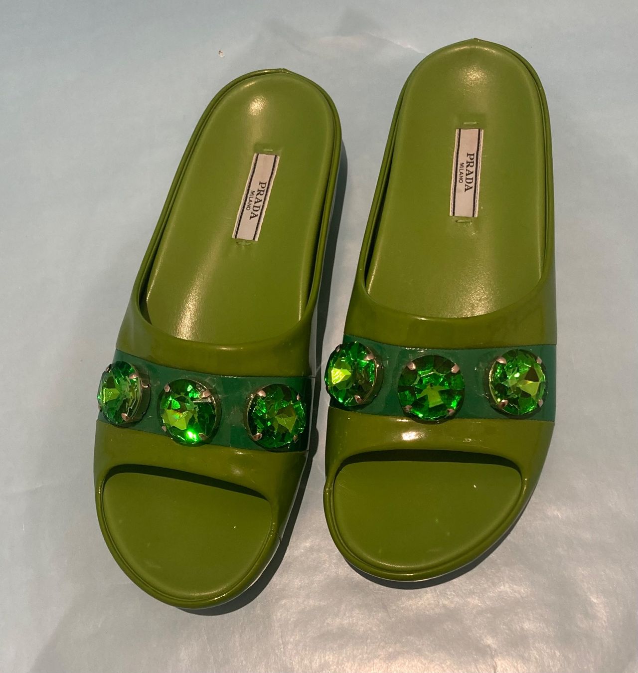 Prada Chaussures femmes: Prada sandali 36,5 PELLE vernice – D'occasion à Paradiso par Kayakara 4