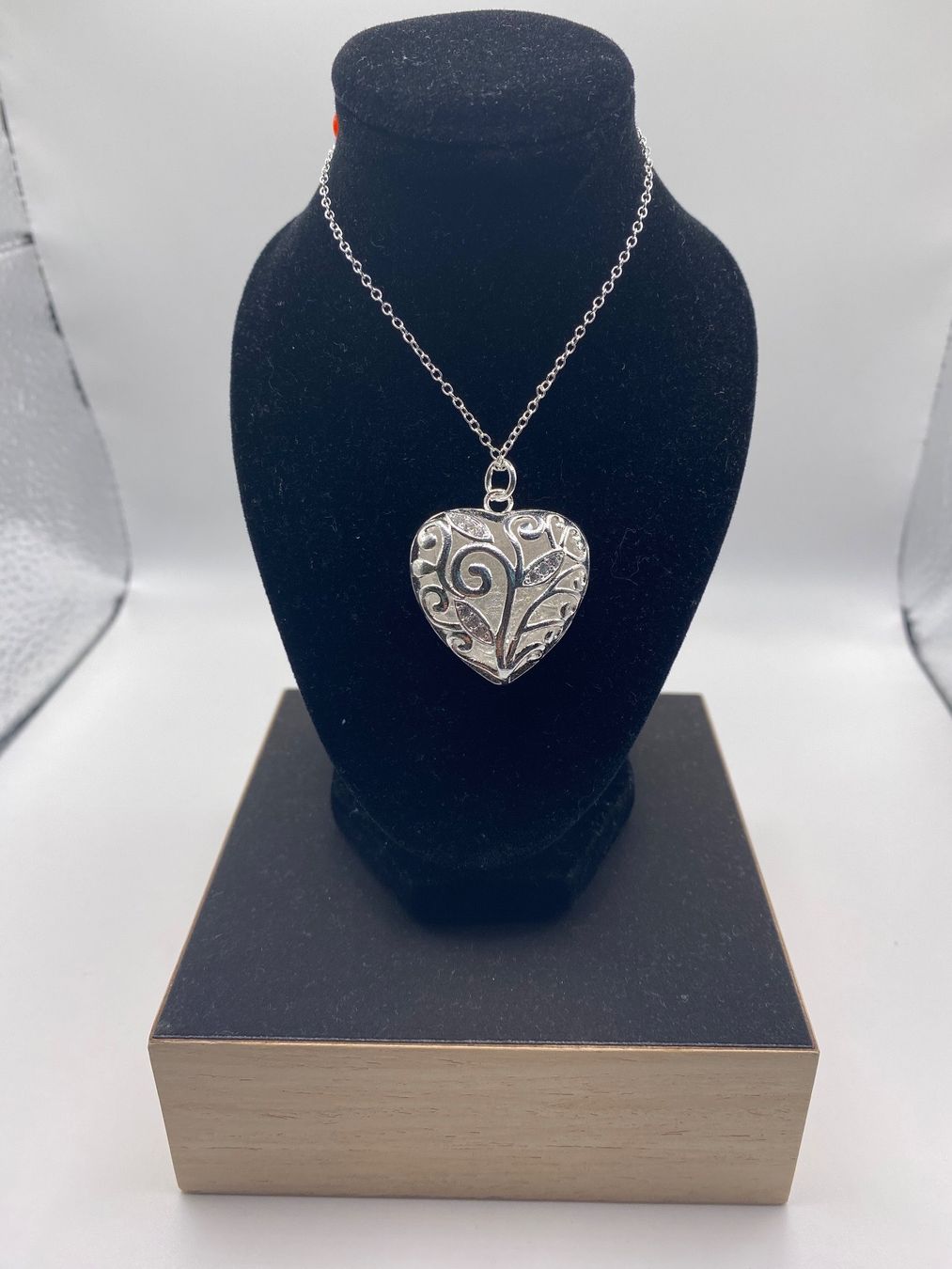 Catenine: Collier avec pendentif coeur 26cm – Nuovo (secondo la descrizione) da Chamoson venduto da Pince26