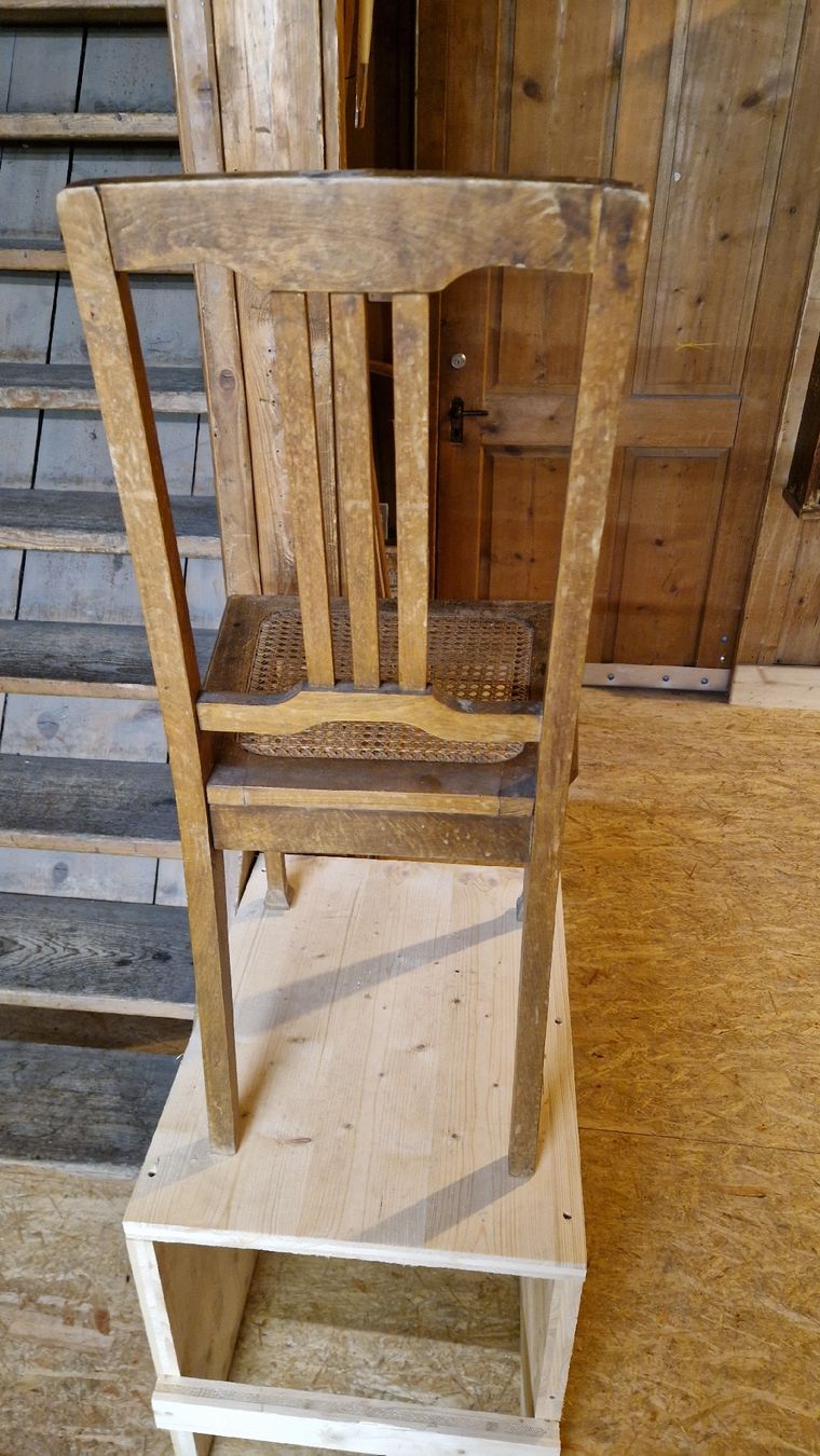 Stühle: Antiker Holzstuhl mit Wiener Geflecht – Gebraucht aus Ennenda von Mr.Alpen16536 4