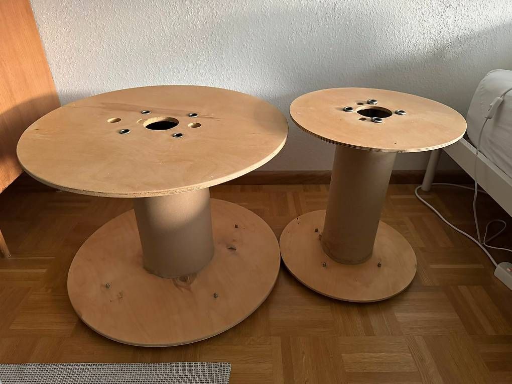 Tavoli: Zu verschenken: 2 Kabeltrommeln aus Holz – Usato da Allschwil venduto da jos_9jdf