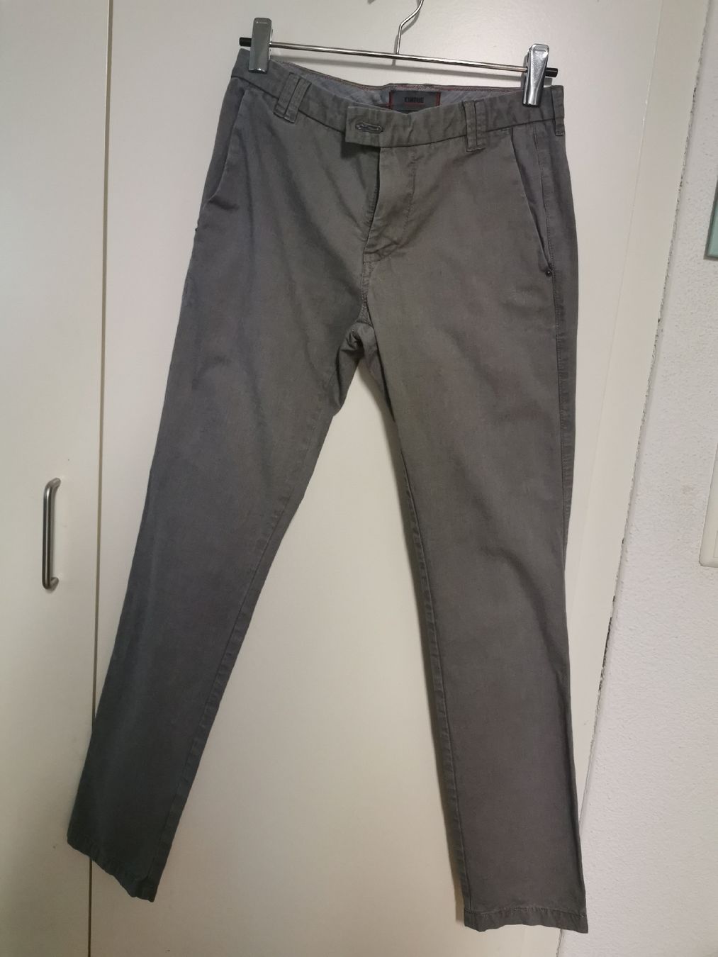 Cinque Pantaloni: CINQUE Ciwood Hose hellgrau Grösse 44 – Usato da Egg b. Zürich venduto da heikei
