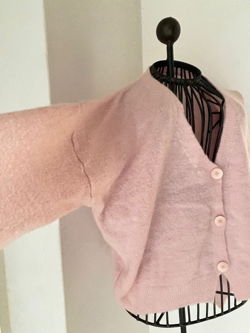 Maglioni & Felpe: Kuschelige Strickjacke, rosa, Grösse  One-size – Nuovo (secondo la descrizione) da Rothrist venduto da lil_tg5m 1