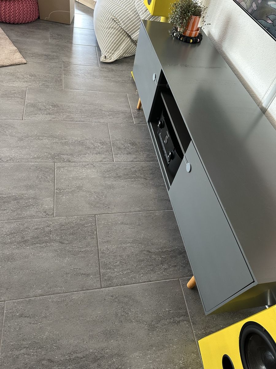Mobili TV: Low-Board, Top Zustand, Grau/ Anthrazit – Usato da Diessenhofen venduto da dtm420 2