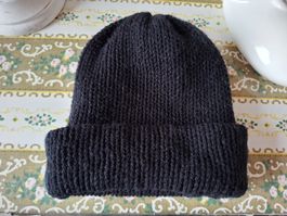Schwarze handmade Wendemütze Unisex Unikat Herbst Winter 40