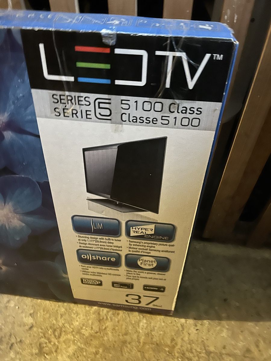 Samsung Fernseher: Fernseher – Neu (gemäss Beschreibung) aus Nebikon von san_2h5t 1