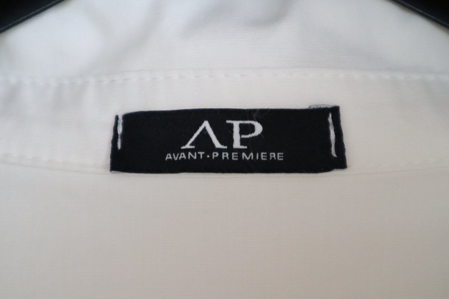 Avant Premiere Blusen: schöne Bluse, Avant Premier, M / 40, weiss, elastisch – Neu (gemäss Beschreibung) aus Wattwil von diamant1 4