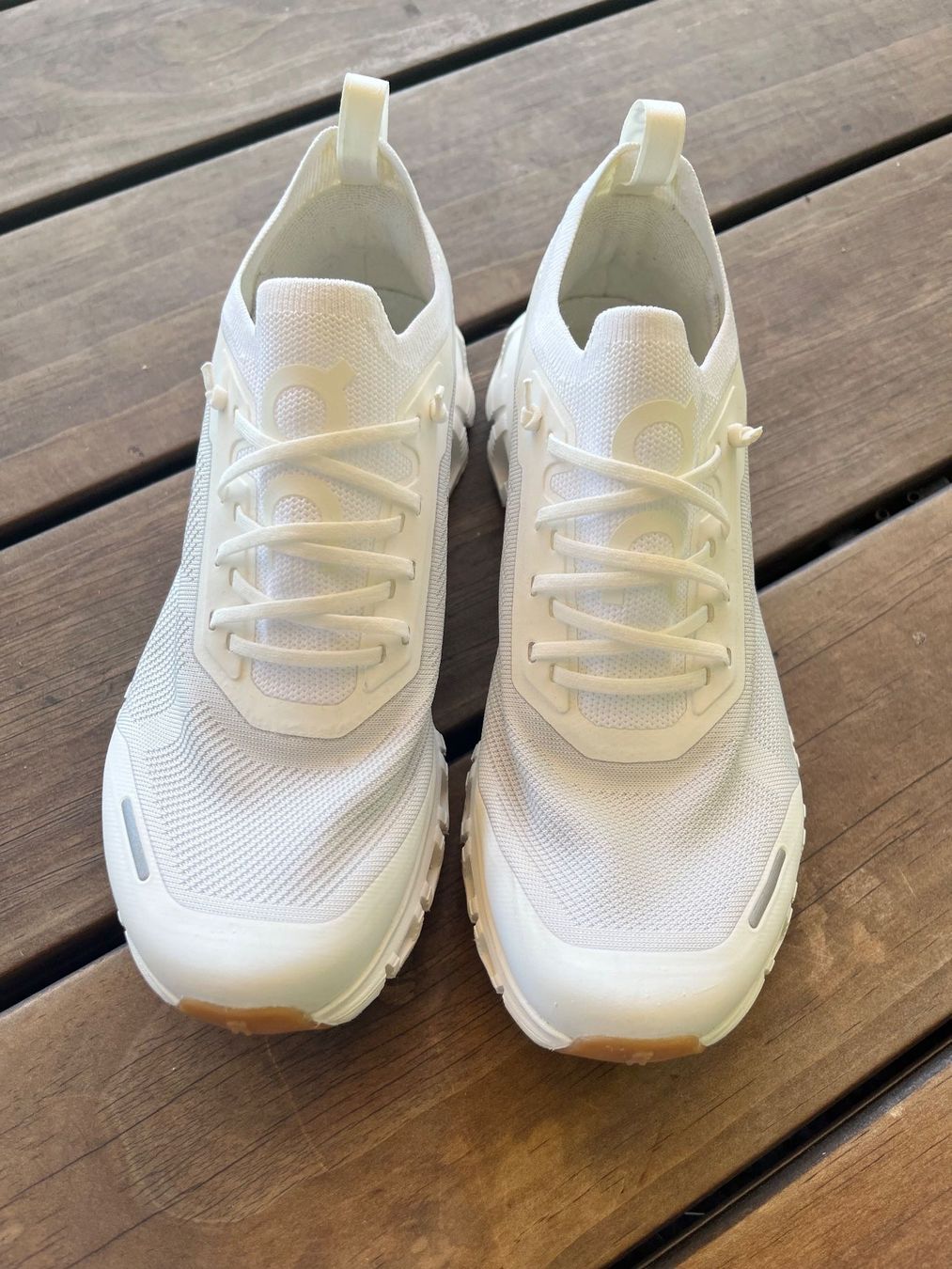 On Chaussures femmes: ON Cloud 6 Versa Gr.39 - weiss – D'occasion à Oberweningen par mpfister01