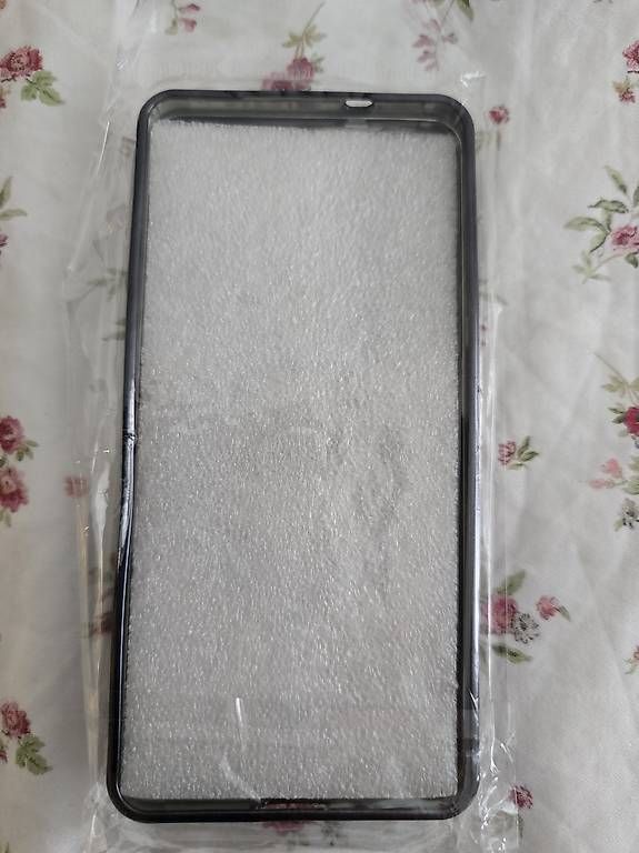 Cover & Protezioni schermo: Samsung Galaxy S26  cover  – Nuovo e nell'imballaggio originale da Winterthur venduto da Bole.sd 1