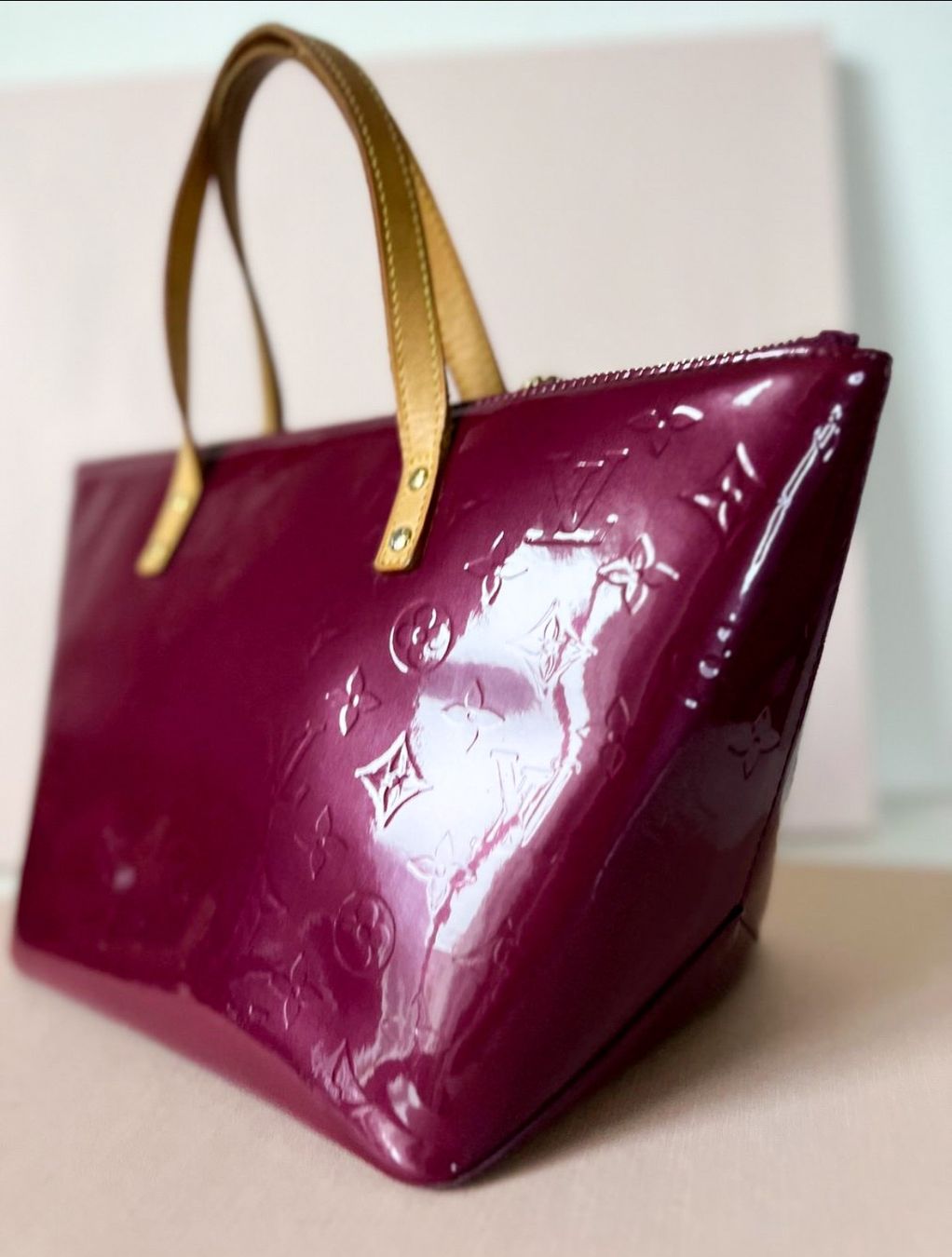 Louis Vuitton Borse da donna: Louis Vuitton Vernis Amarante Bellevue Tote Bag – Usato da Fischbach LU venduto da Dear.Luki 3