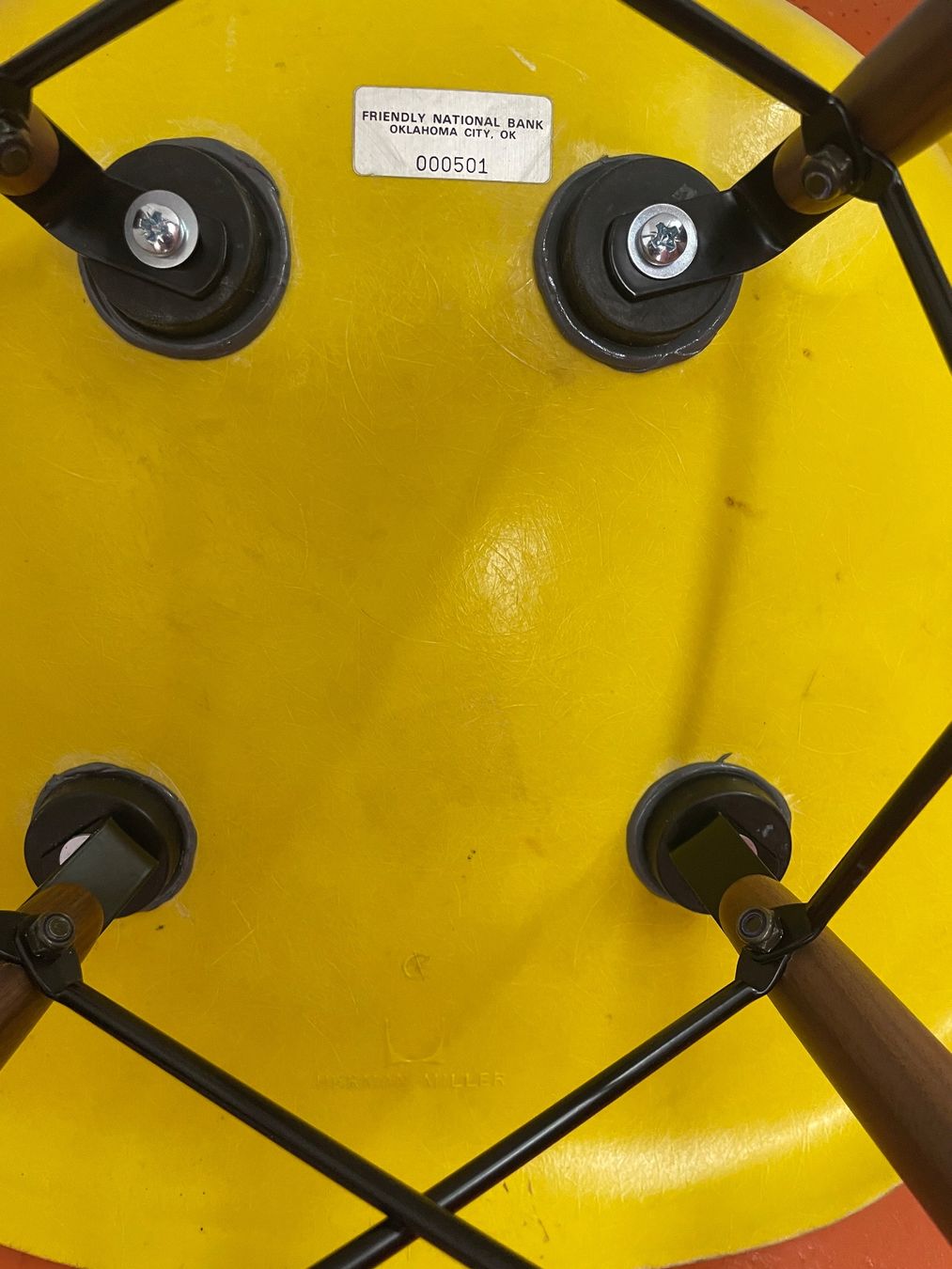 Eames Sedie: Eames Side Chair in gelb – Usato da ipsach venduto da Latigo 2