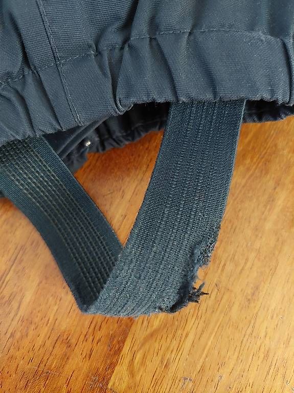 H&M Pantaloni: Skihose dunkelblau Grösse 98 – Usato da Zürich venduto da Taxista 2