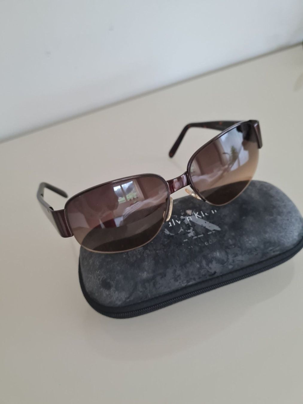 Calvin Klein Brillen & Gläser: DAMEN SONNENBRILLE CALVIN KLEIN – Gebraucht aus Steg im Tösstal von goldlionfree