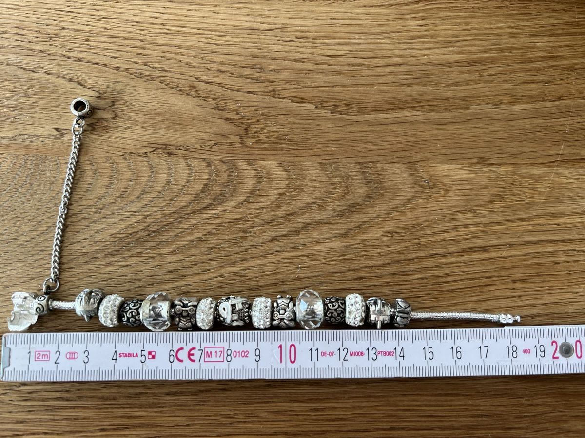 Armbänder & -reifen: Charms-Armband, silberfarben, 19 cm – Gebraucht aus Wolfwil von Poulet60 2
