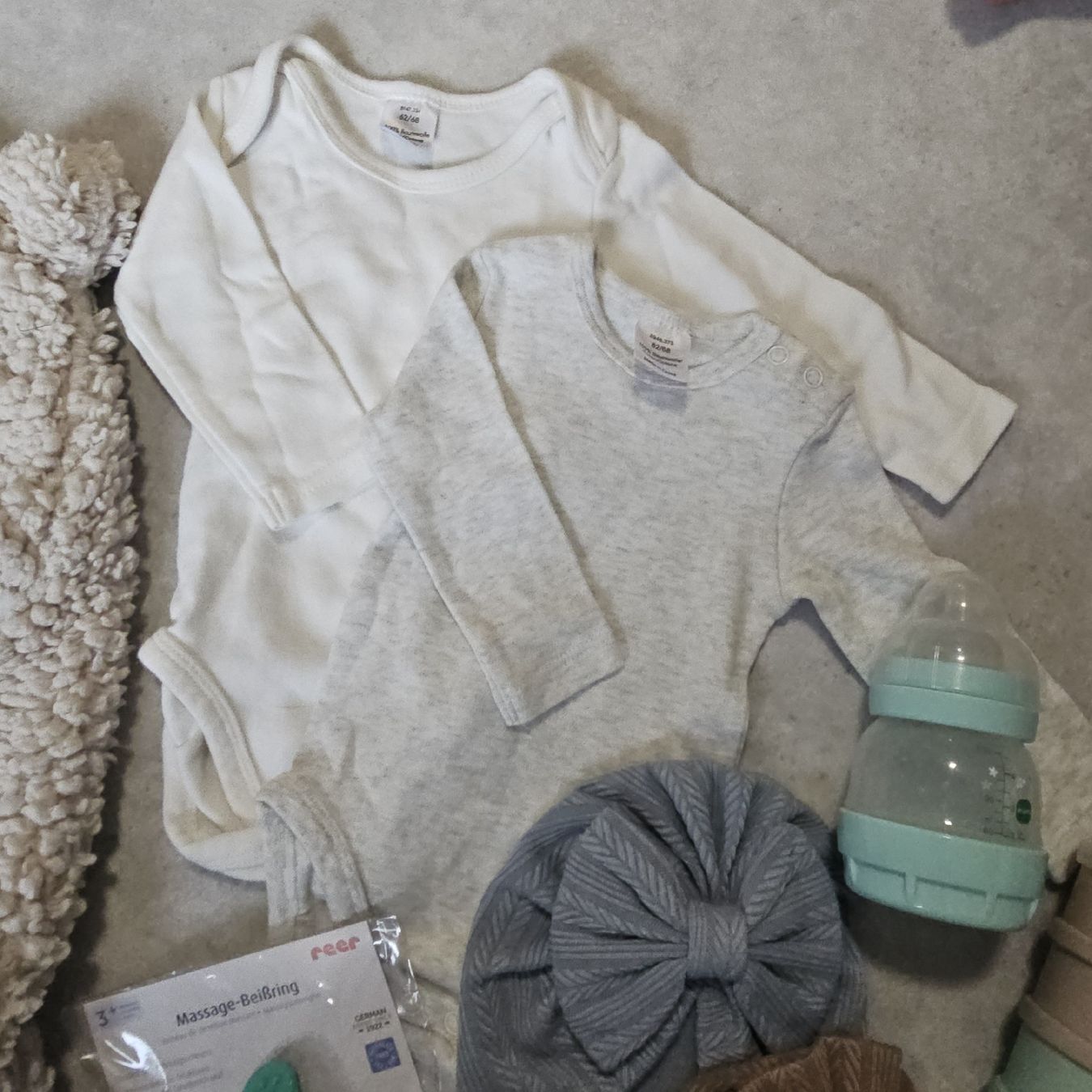 Lotti & Set di vestiti: Lot d'accessoires pour Bébé – Usato da Sornetan venduto da T.a333 4