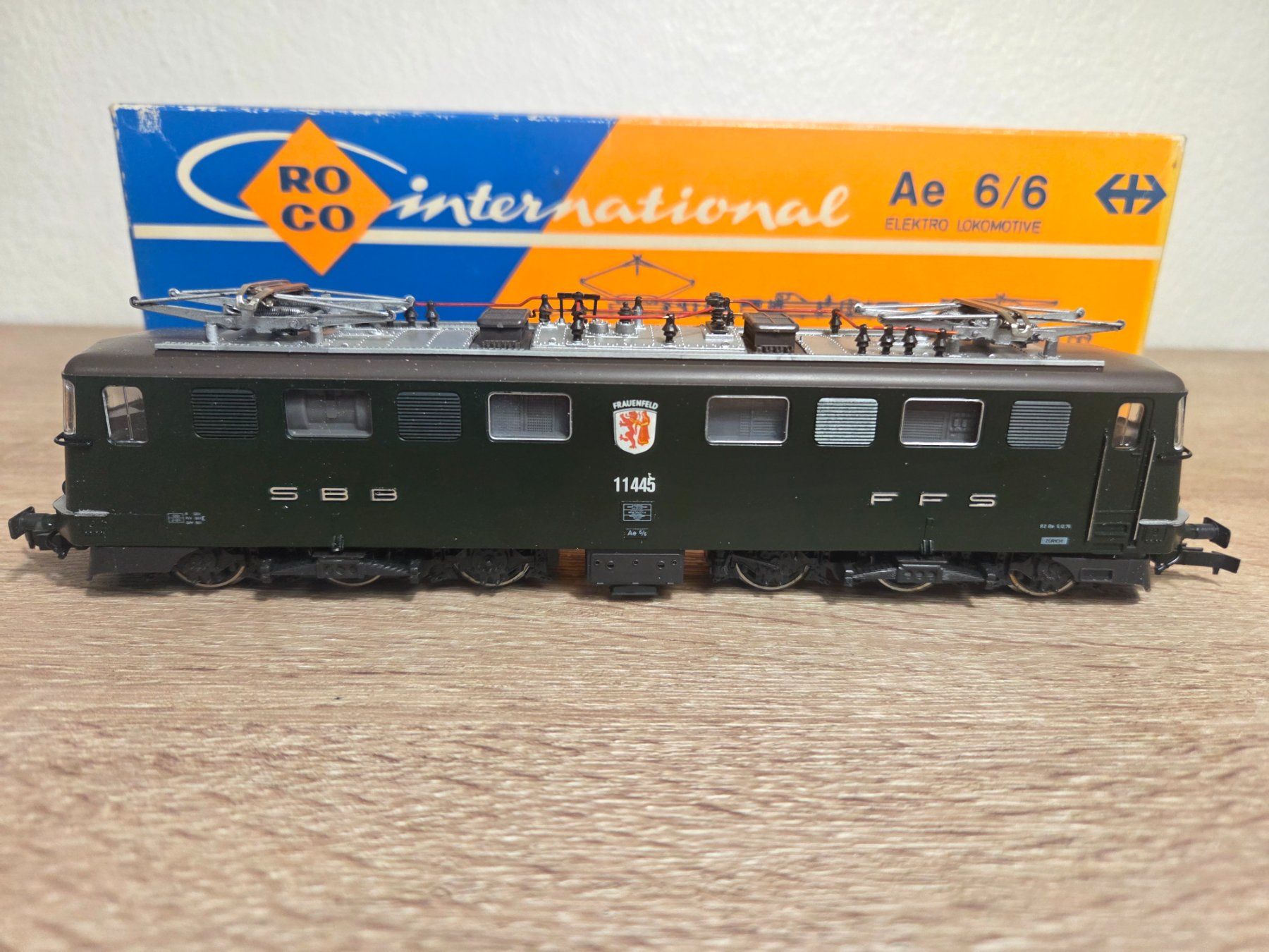 Roco Modellini di ferrovie: Roco 4195 E-Lok Ae 6/6 SBB H0 – Usato da St-Aubin-Sauges venduto da Lo_Go