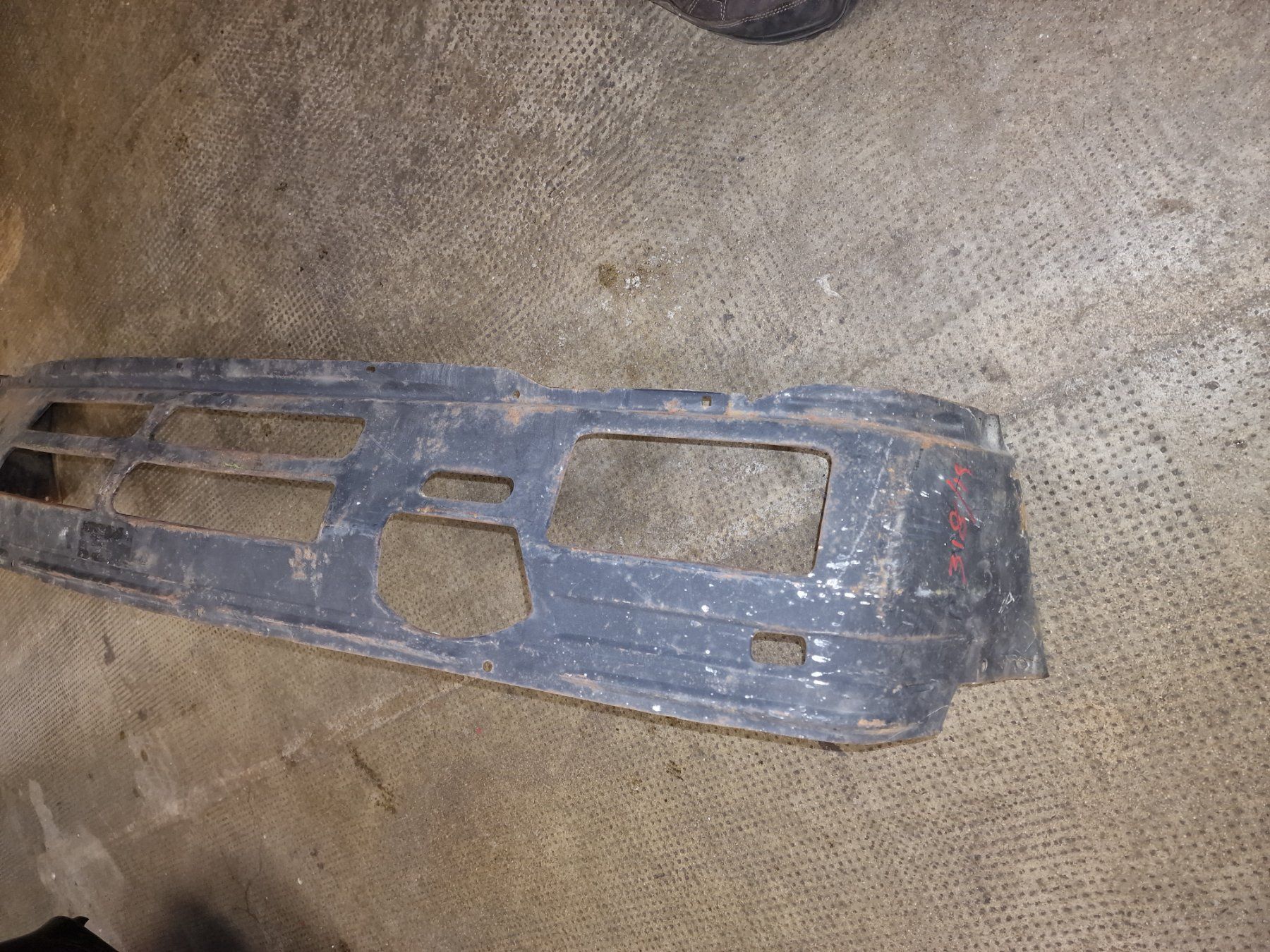 Tutti pezzi di ricambio auto: Frontplak Bmw E30 – Usato da Füllinsdorf venduto da gar_l5b6
