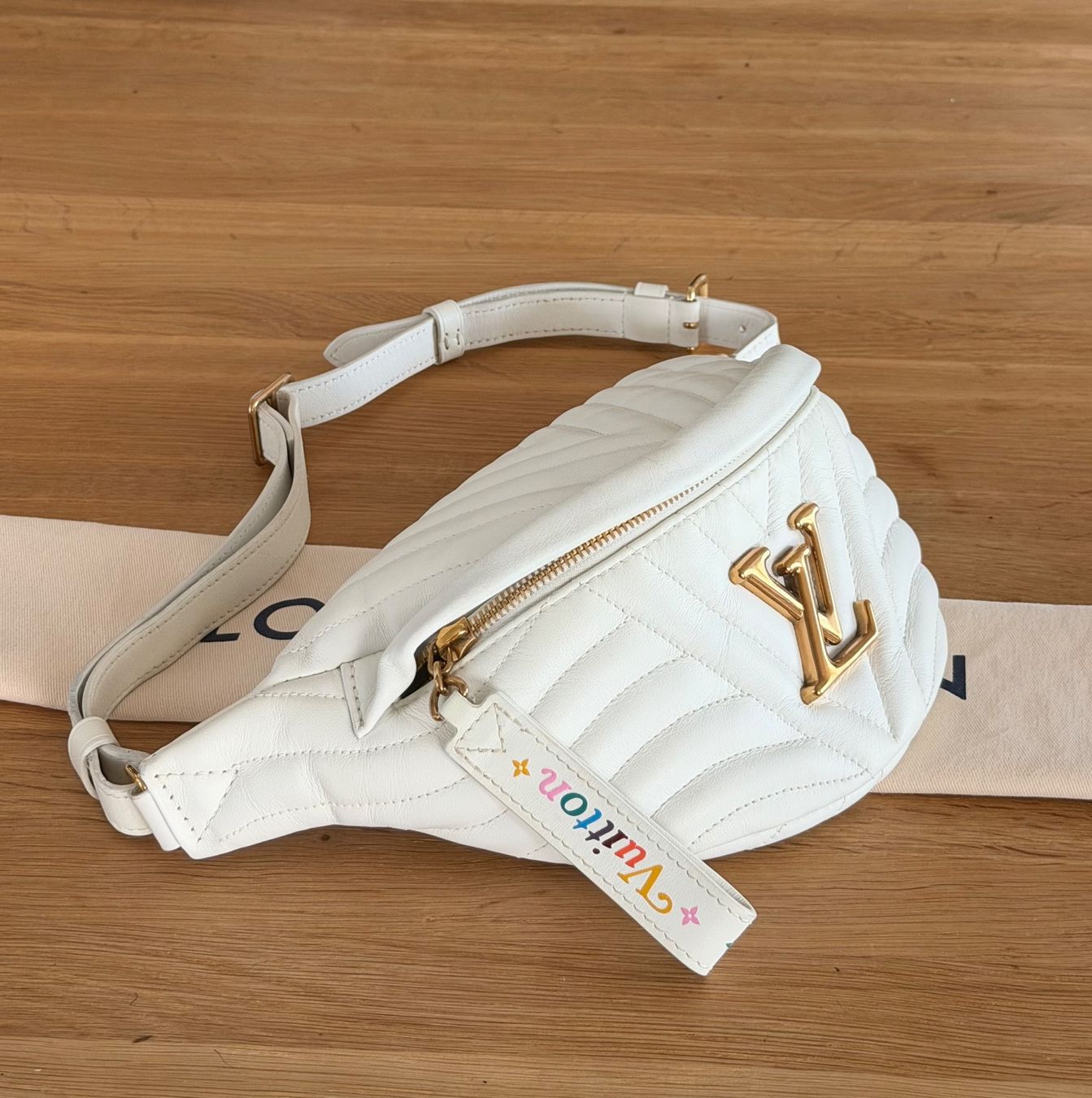 Louis Vuitton Borse da donna: Louis Vuitton New Wave Bumbag – Usato da Reinach AG venduto da RobbisB 6