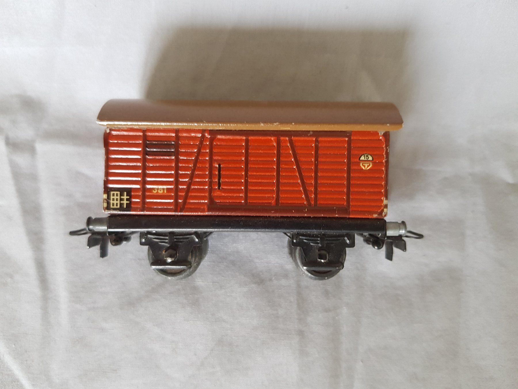 Märklin Modellini di ferrovie: Märklin 381: Gedeckter Güterwagen – Usato da Luzern venduto da inca55 1
