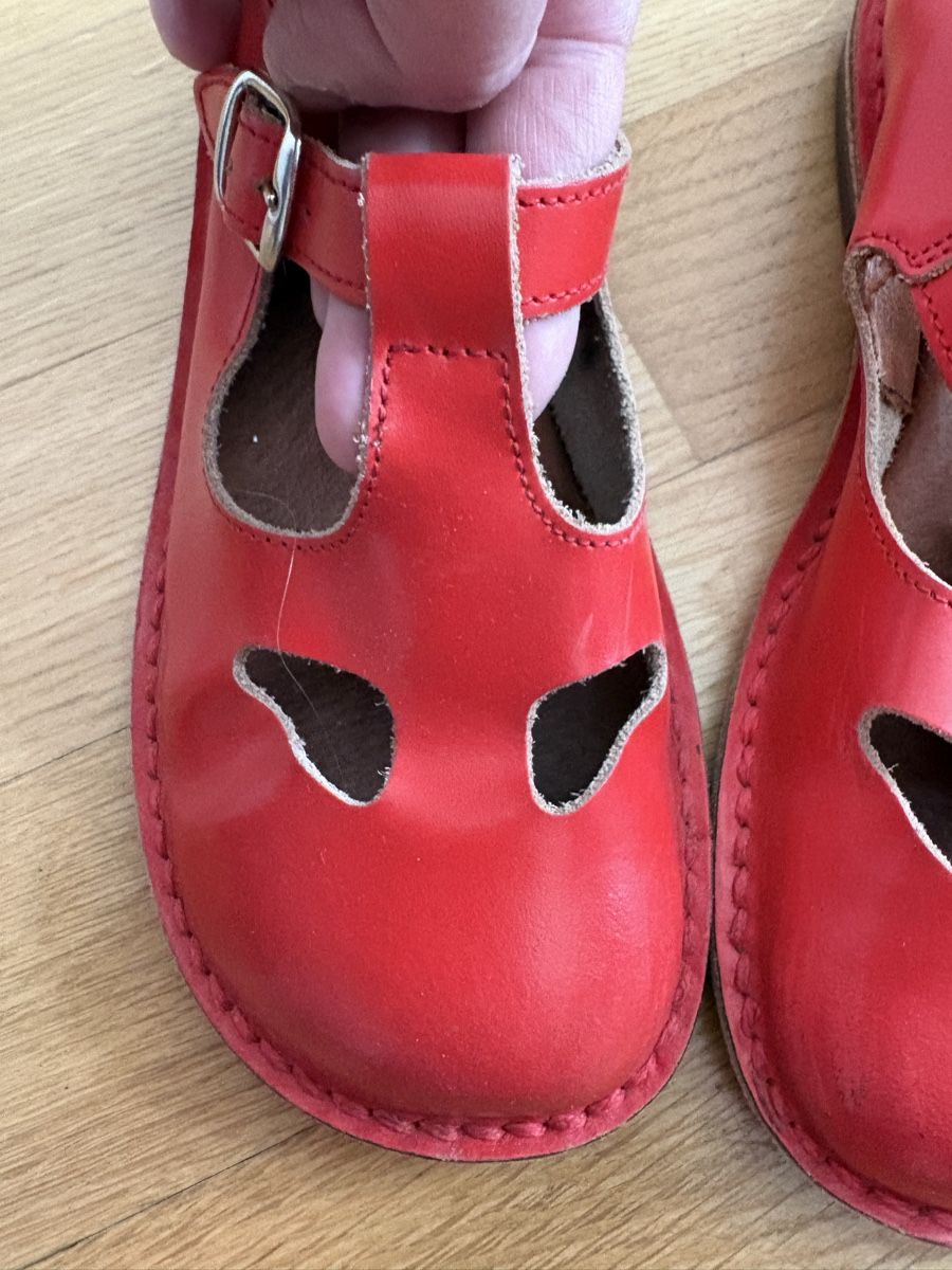 Schuhe für Jungen: Pèpè Kinderschuhe – Gebraucht aus Zürich von Esperanto