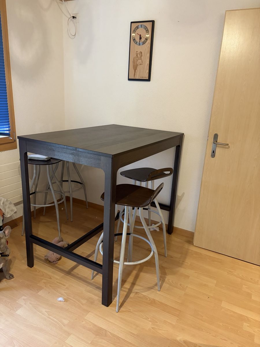 Tables: Bartisch inkl. 4 Stühle – D'occasion à Walkringen par F.Koenig95