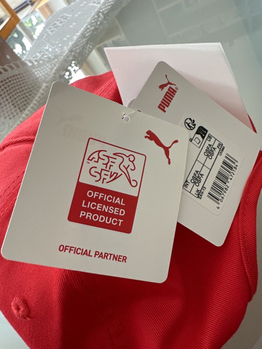 Puma Copricapi, berretti & cappellini: ASF / Credit Suisse / Ubs / Puma Caps – Nuovo e nell'imballaggio originale da Morbio Inferiore venduto da Ecod 4